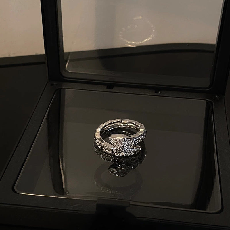 Tin Foil Cold Wind Design Female Irregular Light Luxury High-grade Ring