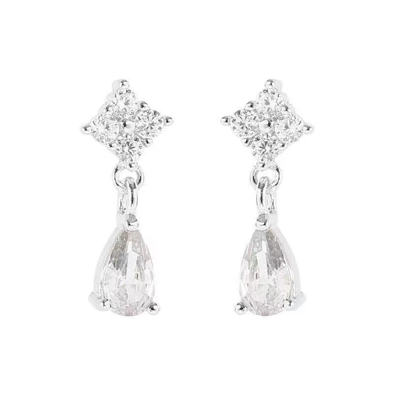 Women's Gold Plated Super Flash Water Drop Zircon Simple Graceful Stud Earrings