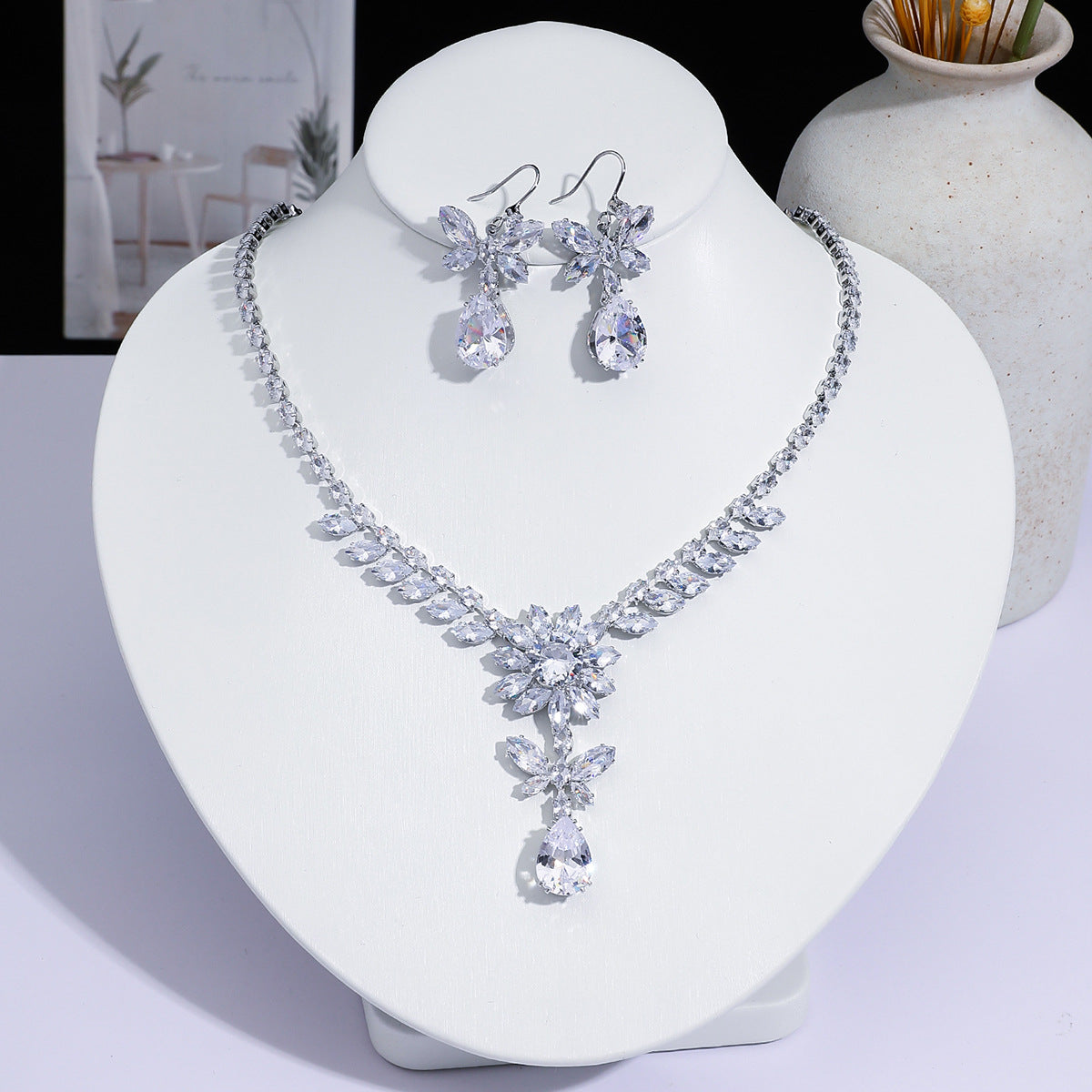 Full Diamond Drop-shaped Temperament The Dinner Party Jewelry Set
