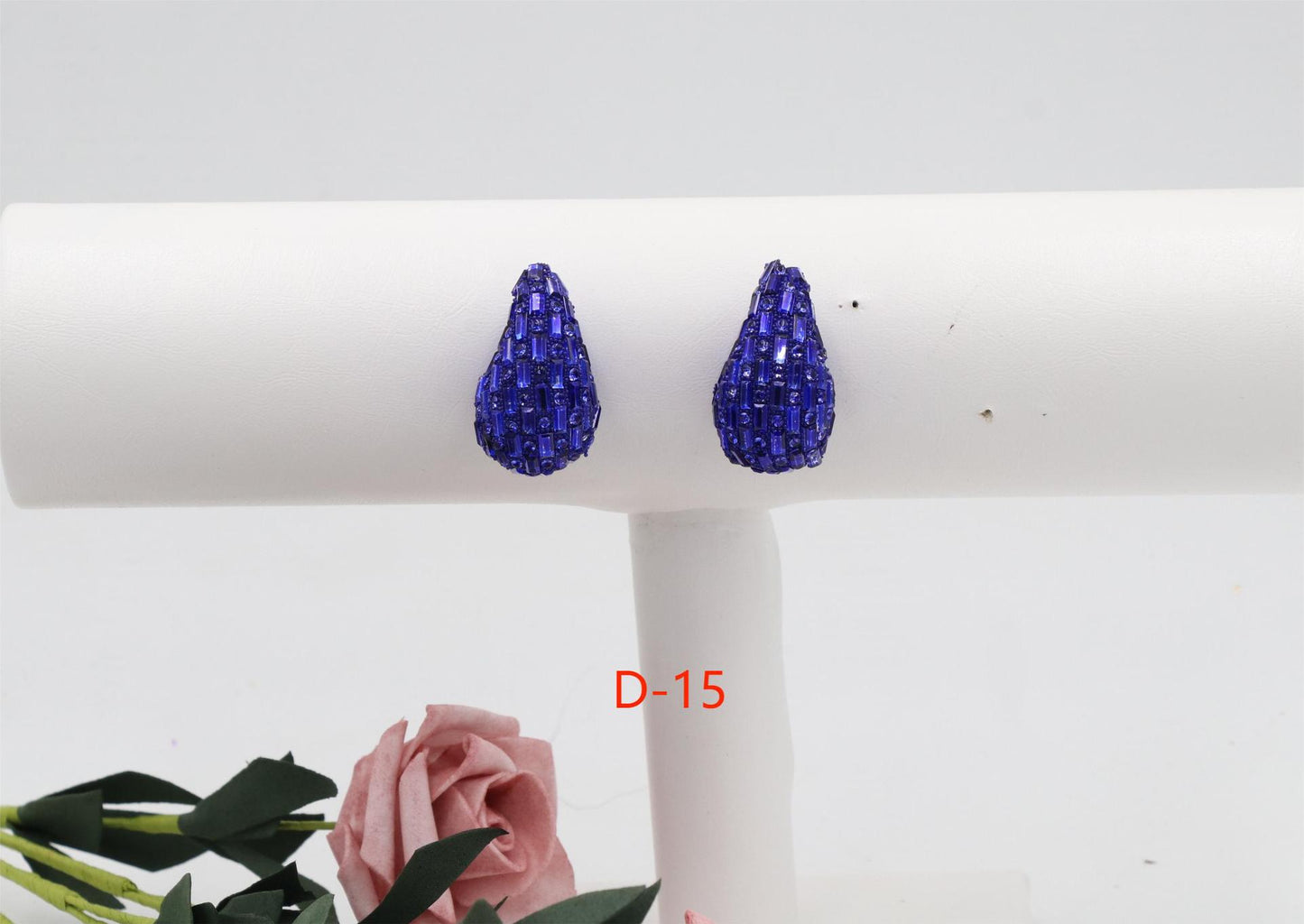 Niche Comma Glass Full Diamond Light Luxury Fashion Earrings