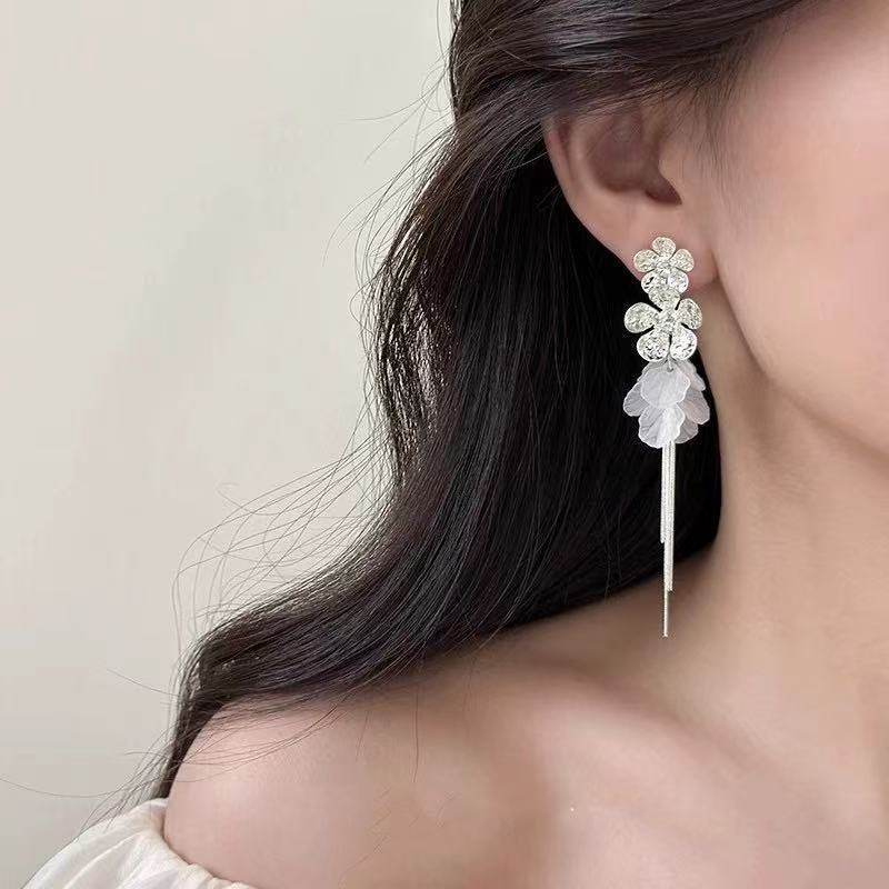 Women's Style Shell Flower Tassel Long High-grade Ear Earrings