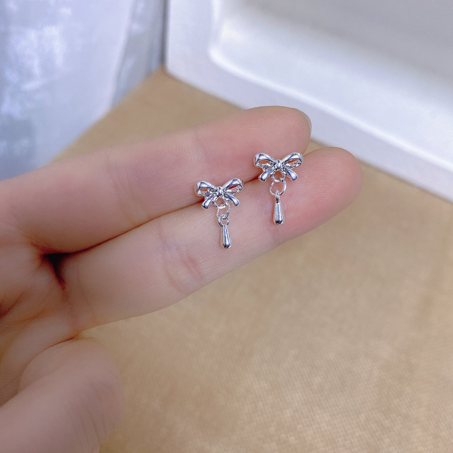 Simple Individually Packaged Exquisite Sier Bow Stud Earrings