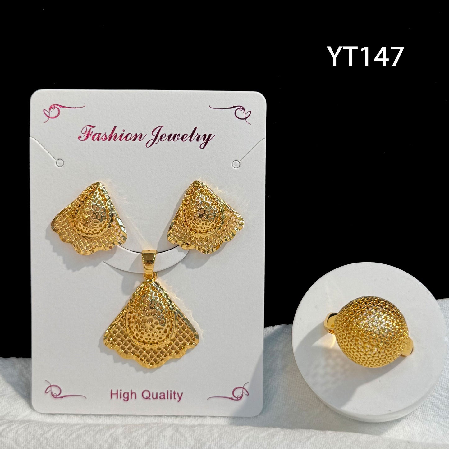 Gilding Hollow Pattern Niche Design Disc Pendants
