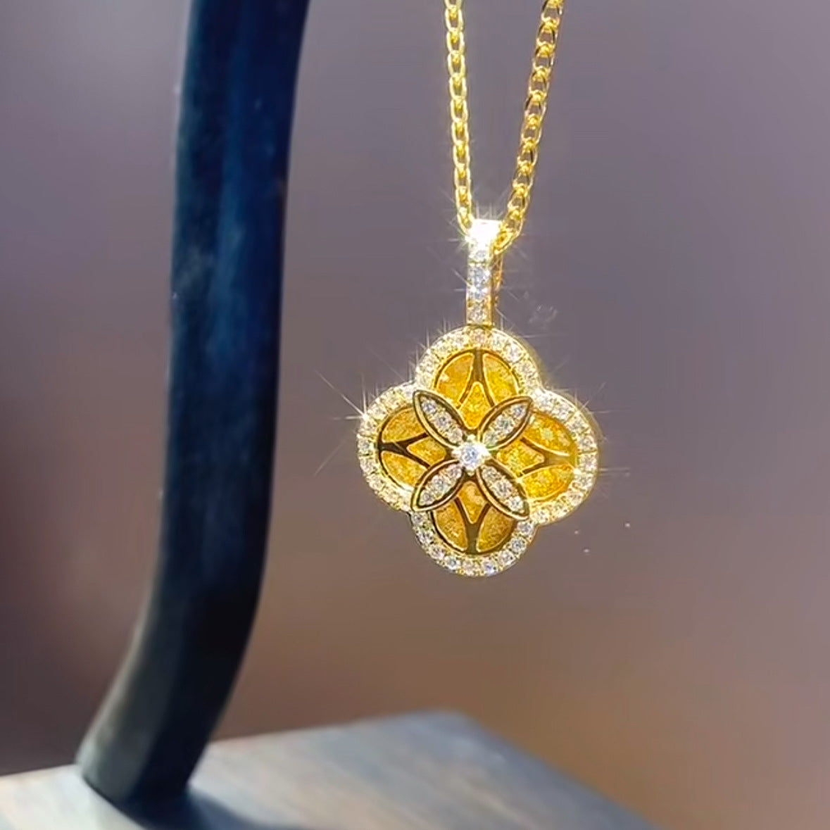 Gold Plating Strong Color Retaining Light Luxury Design Diamond Four-leaf Necklace