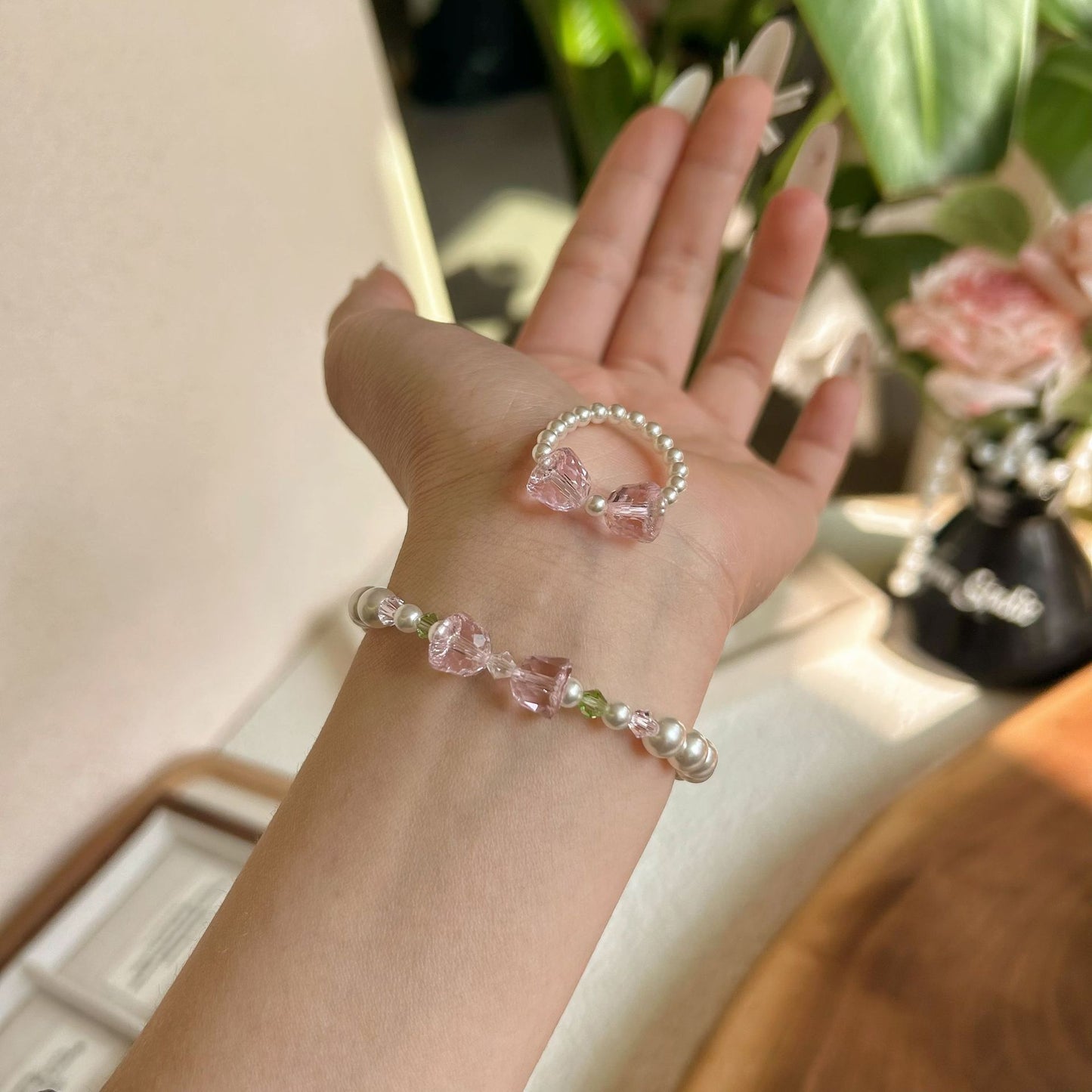 Limited Pink Crystal Lily Shell Pearls Design Exquisite Bracelet