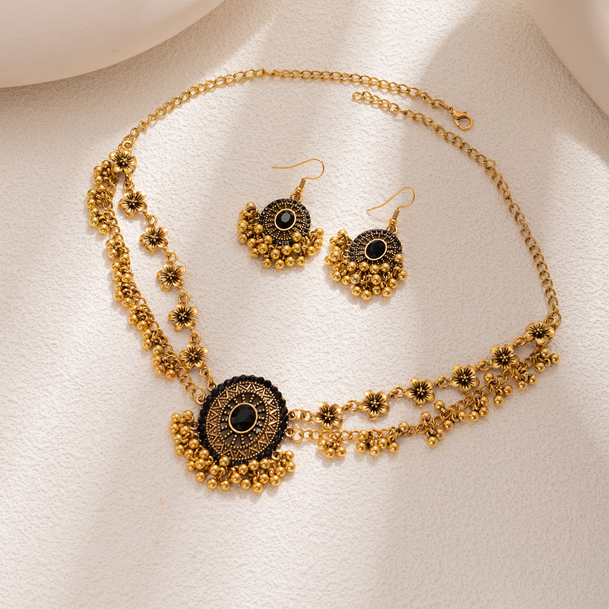 Women's Suite Retro Court French Pearl Water Jewelry Set