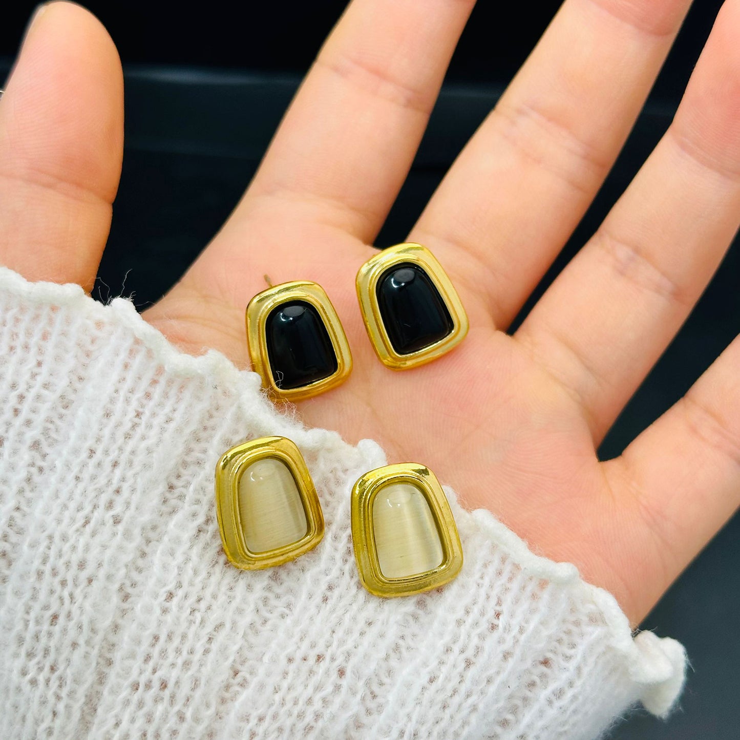 Women's Cat Eye Simple Light Luxury Korean Earrings