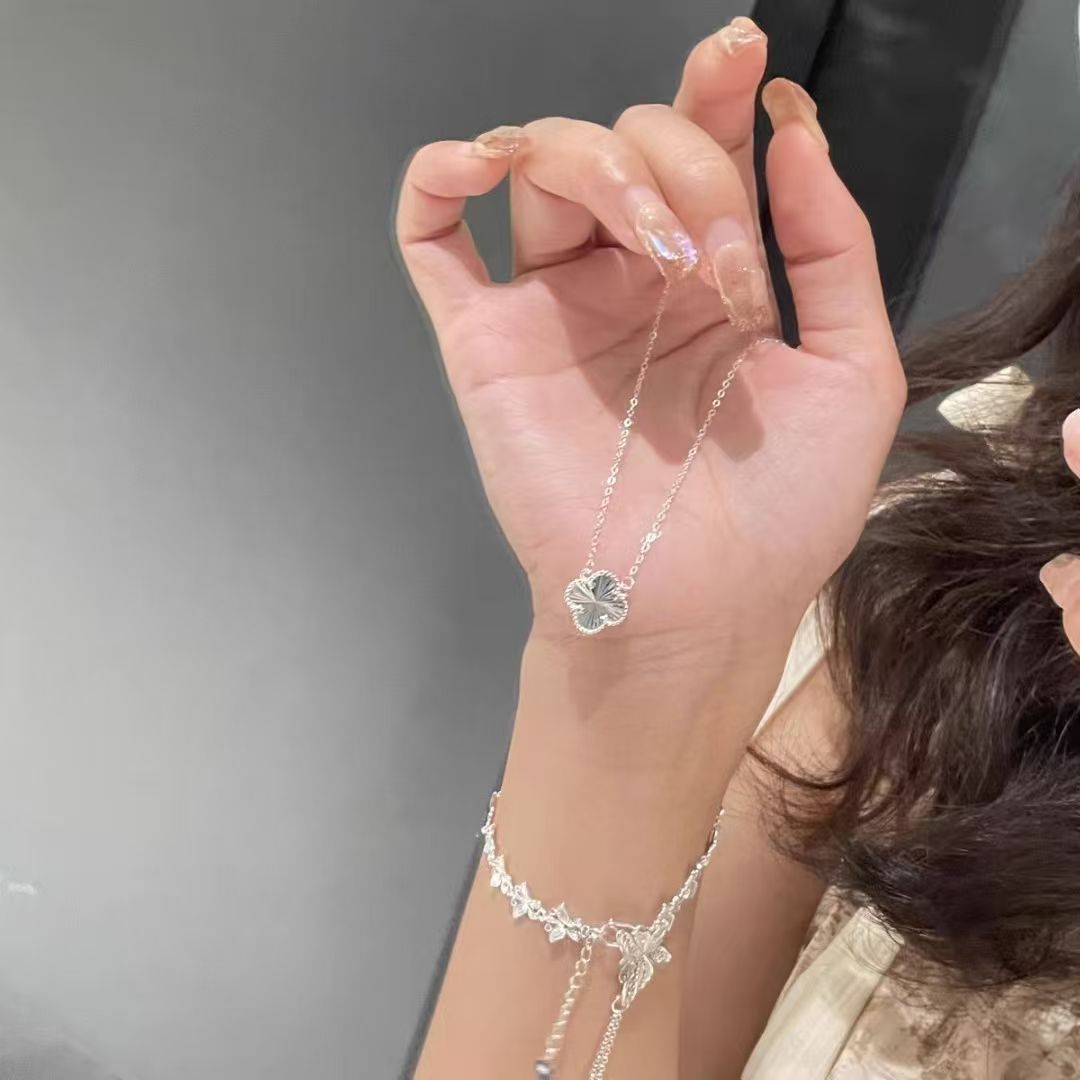 Women's Clover Clavicle Chain Light Luxury High Necklace