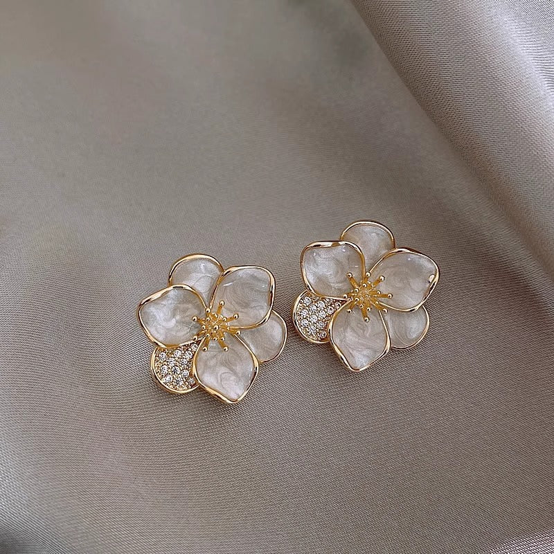 Inlaid Zircon Flower Elegant High-grade Pearl Earrings