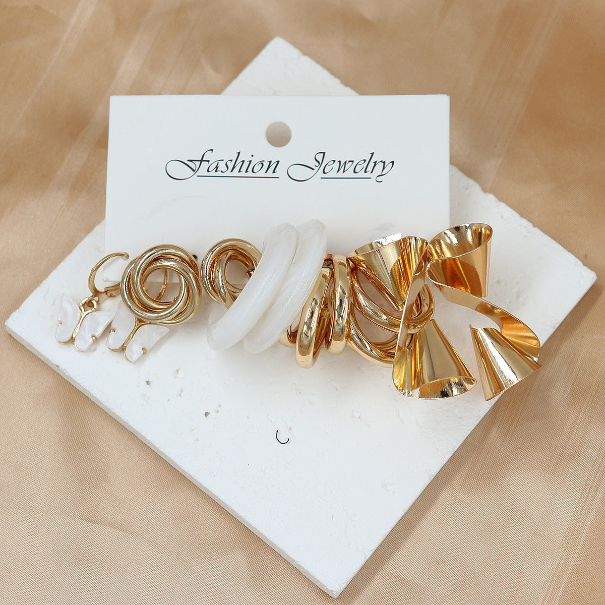 Women's Fresh Summer Versatile Acrylic Round Pairs Plastic Earrings