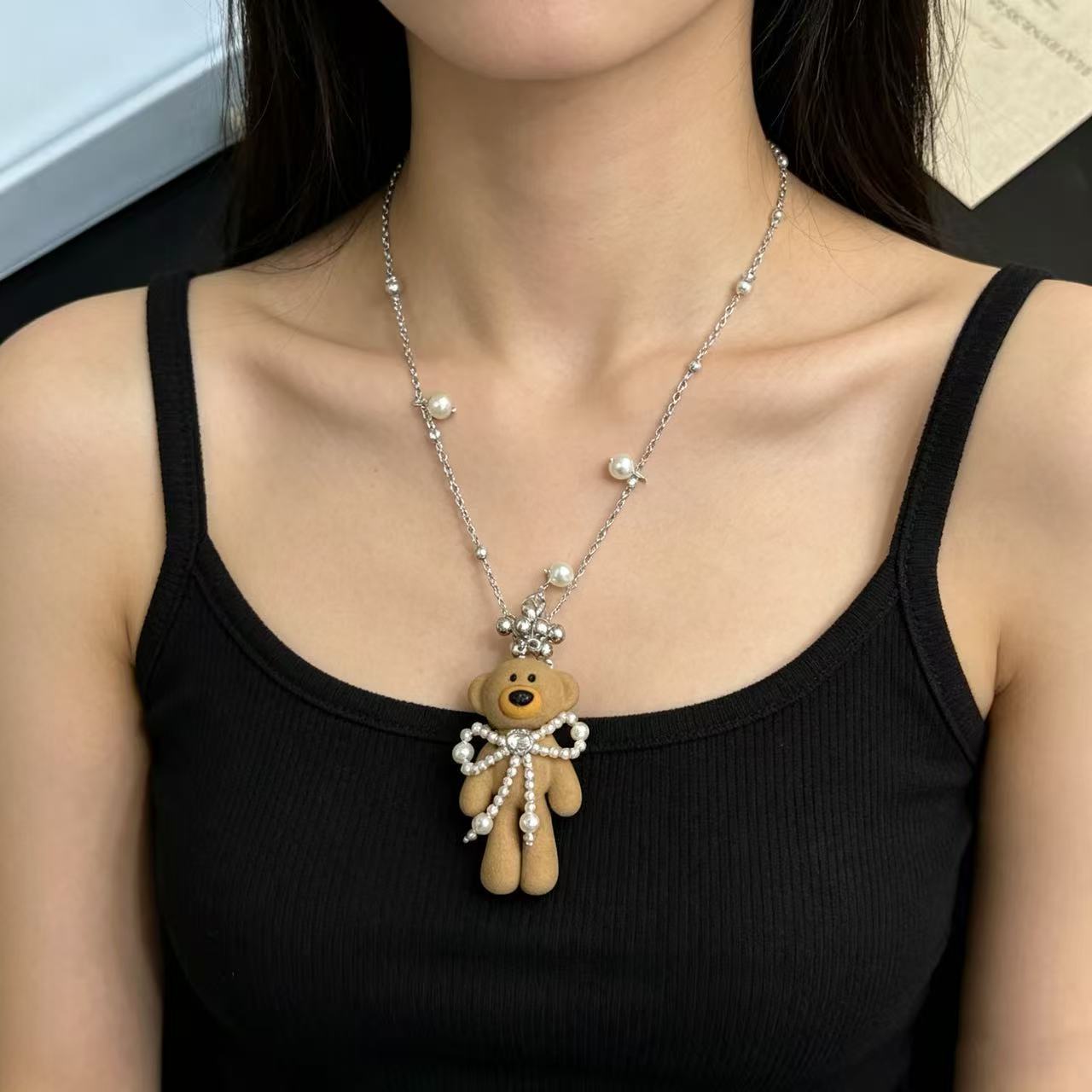 Hot Pearl Bow Flocking Bear Female Niche High Necklaces