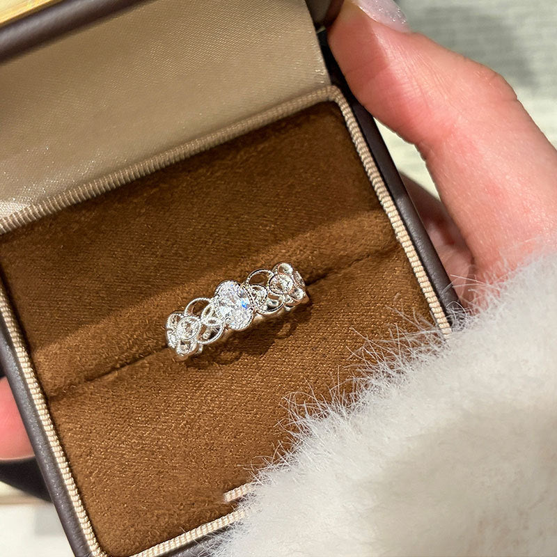 Women's High-grade Lace Hollow Shiny Diamond Mild Luxury Retro Fashion Rings