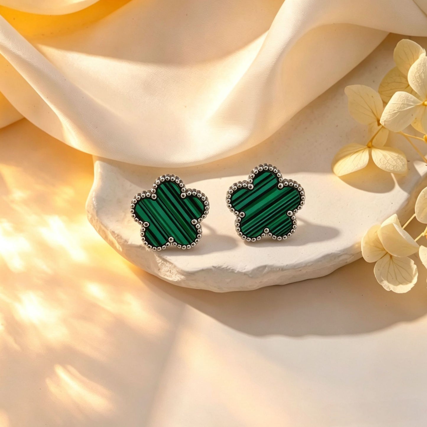 Women's Five-leaf Flower Titanium Steel Ear Design Fashion Exquisite Stud Earrings