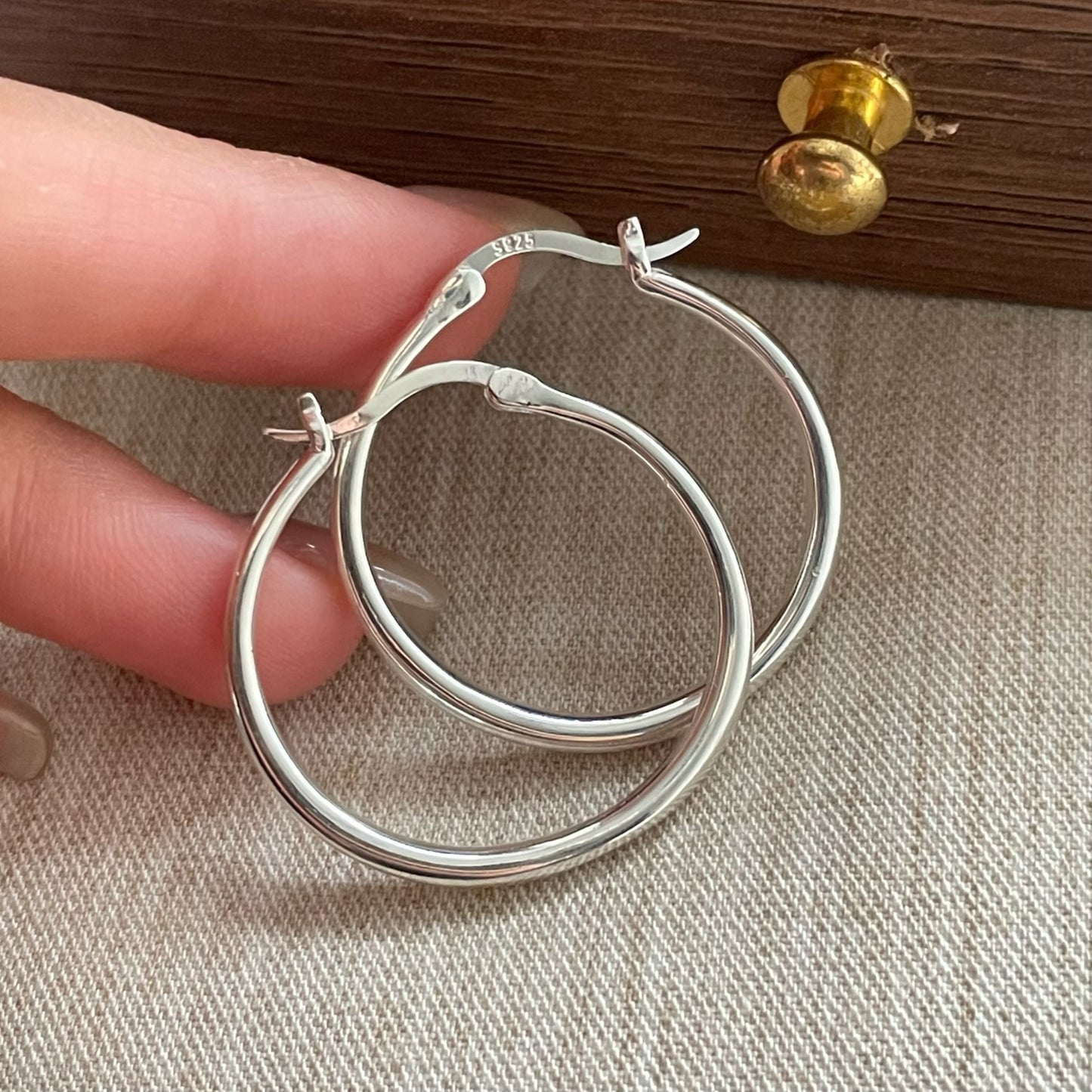 Niche Design Simple Glossy Round Ear Clip Rings