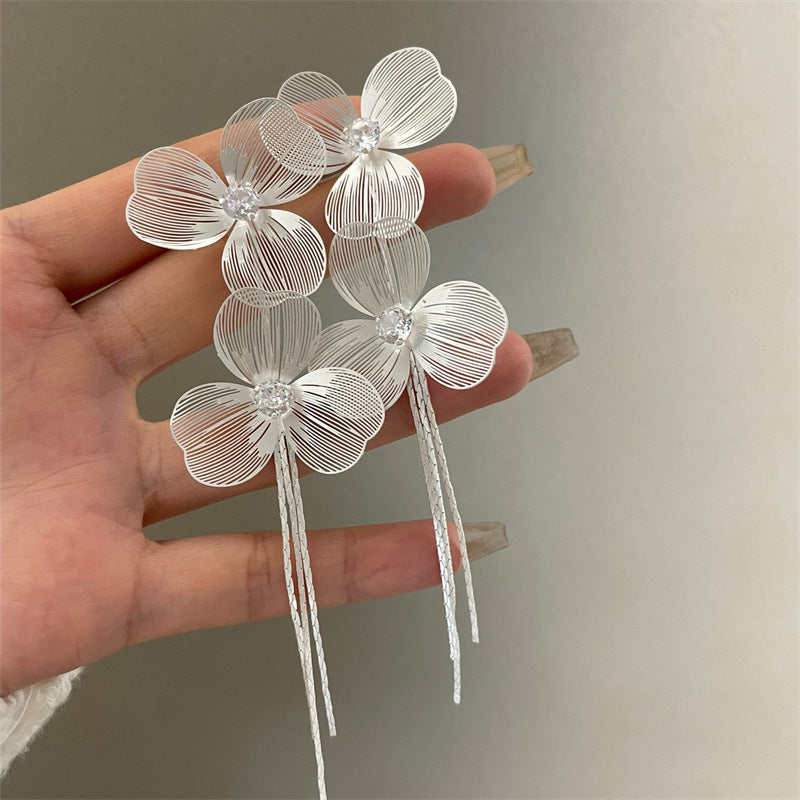 Feeling Matte Sier Bud Silk Screen Flower Female Needle Earrings