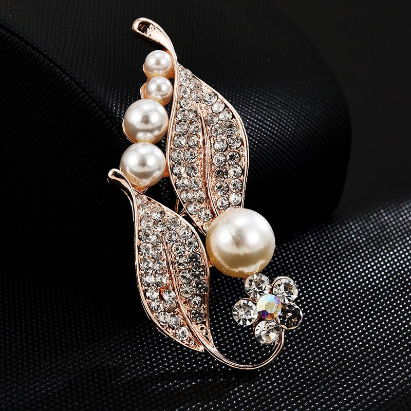 White Rabbit Note Rose Clothes Pin Brooches