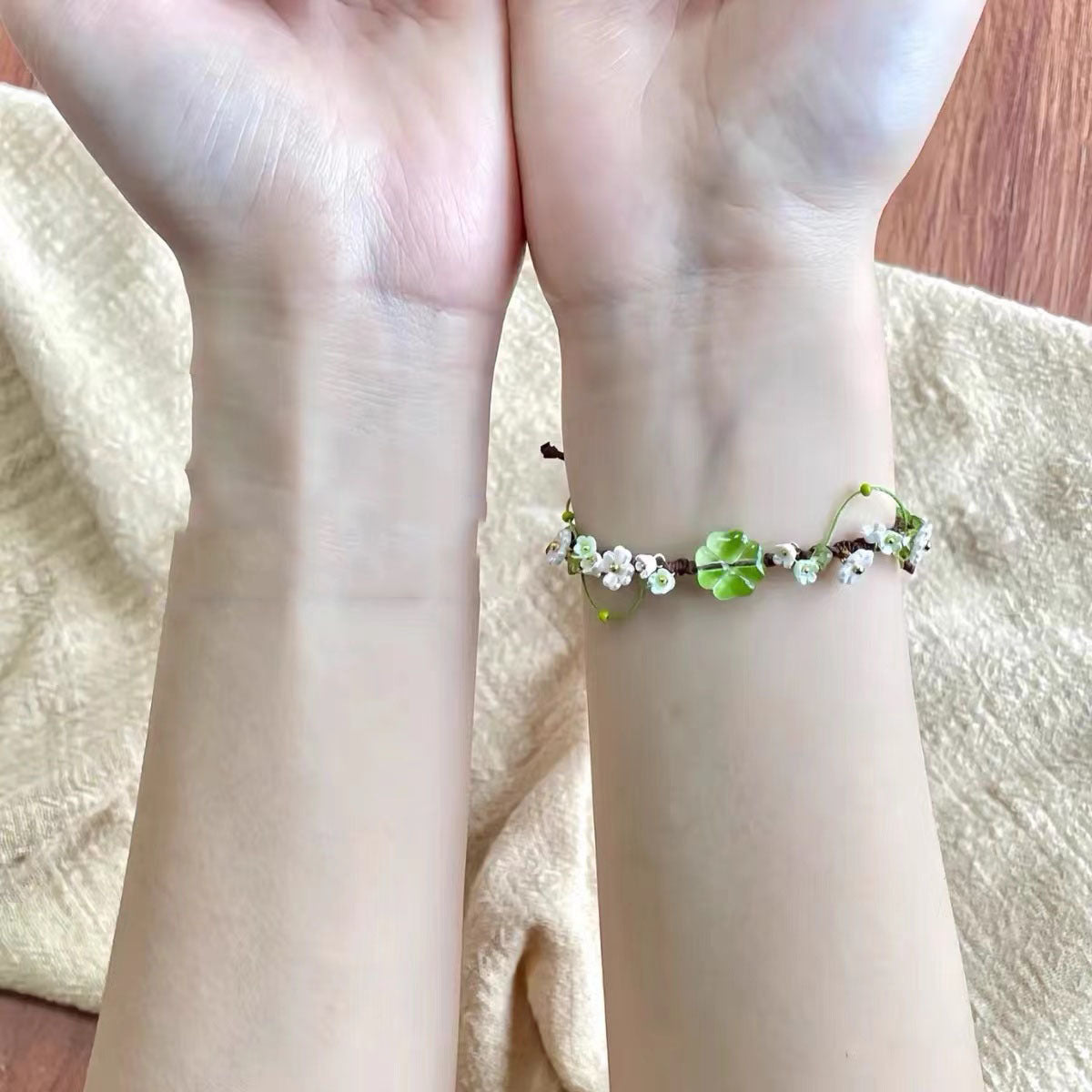 Small Flower Four-leaf Clover Carrying Strap Finished Handmade Exquisite Sweet Bracelets