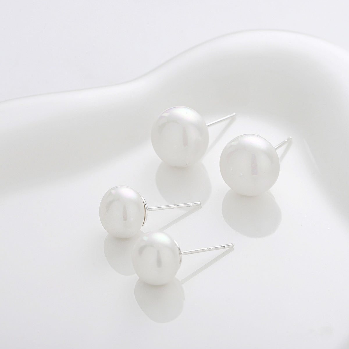 Women's Pearl Exquisite Colorful High-grade Simple Fashionable Earrings