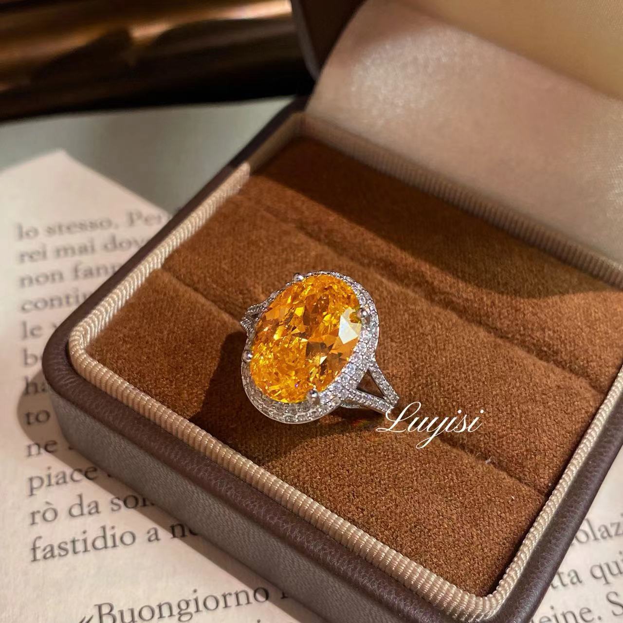 Egg-shaped Aquamarine Female Shang Hao Inlaid High Carbon Stone Rings