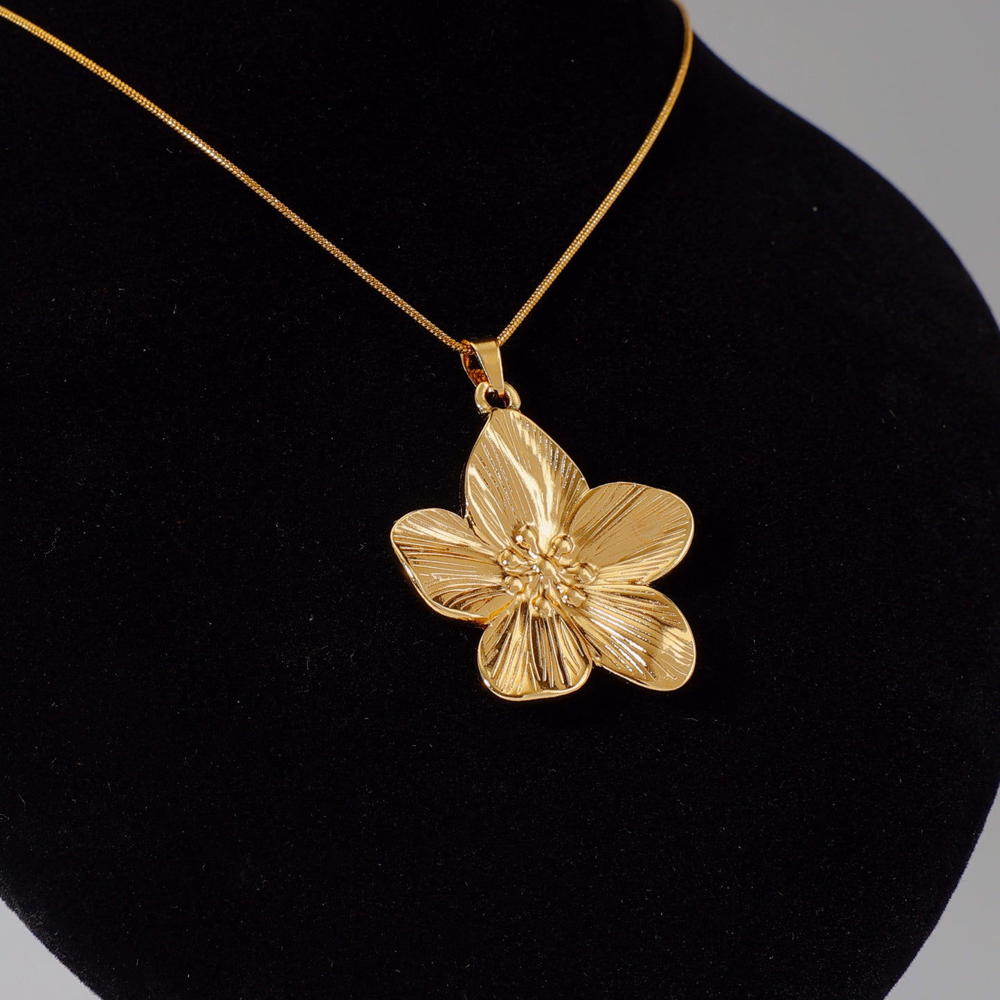 Titanium Steel Stainless Fashion Simple Light Luxury Gold Pendants