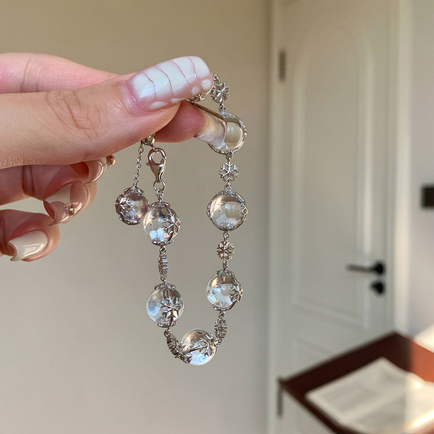 Design Cut White Elegant Princess Style Graceful Bracelet