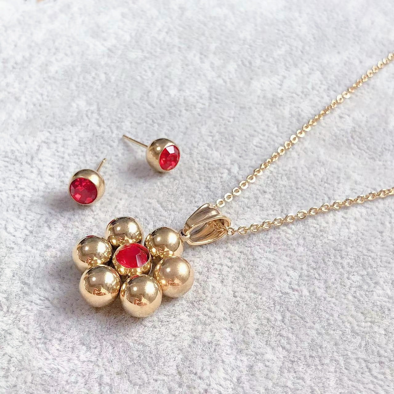 High Quality Color Protection Light Luxury Titanium Necklaces