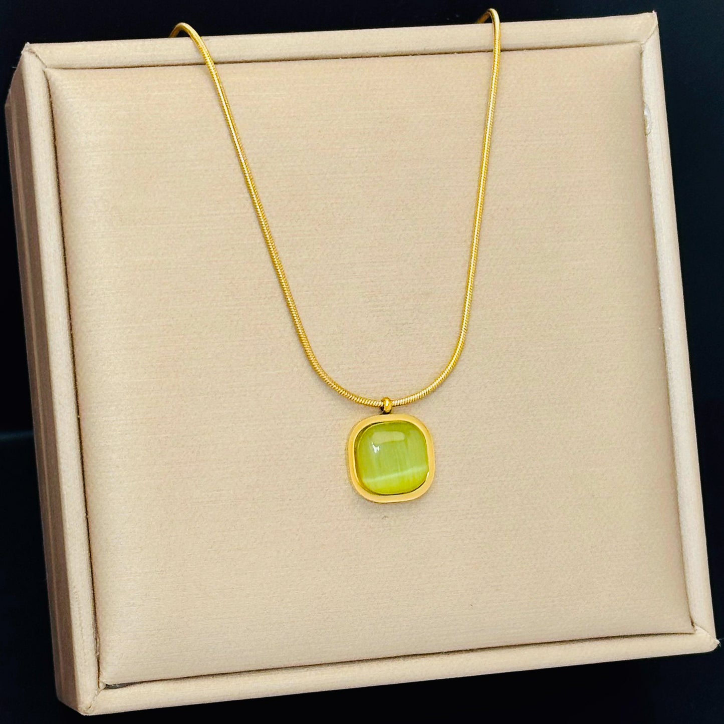 Women's Sugar Irregular Plate Light Luxury Fashion Temperament Clavicle Chain Necklaces