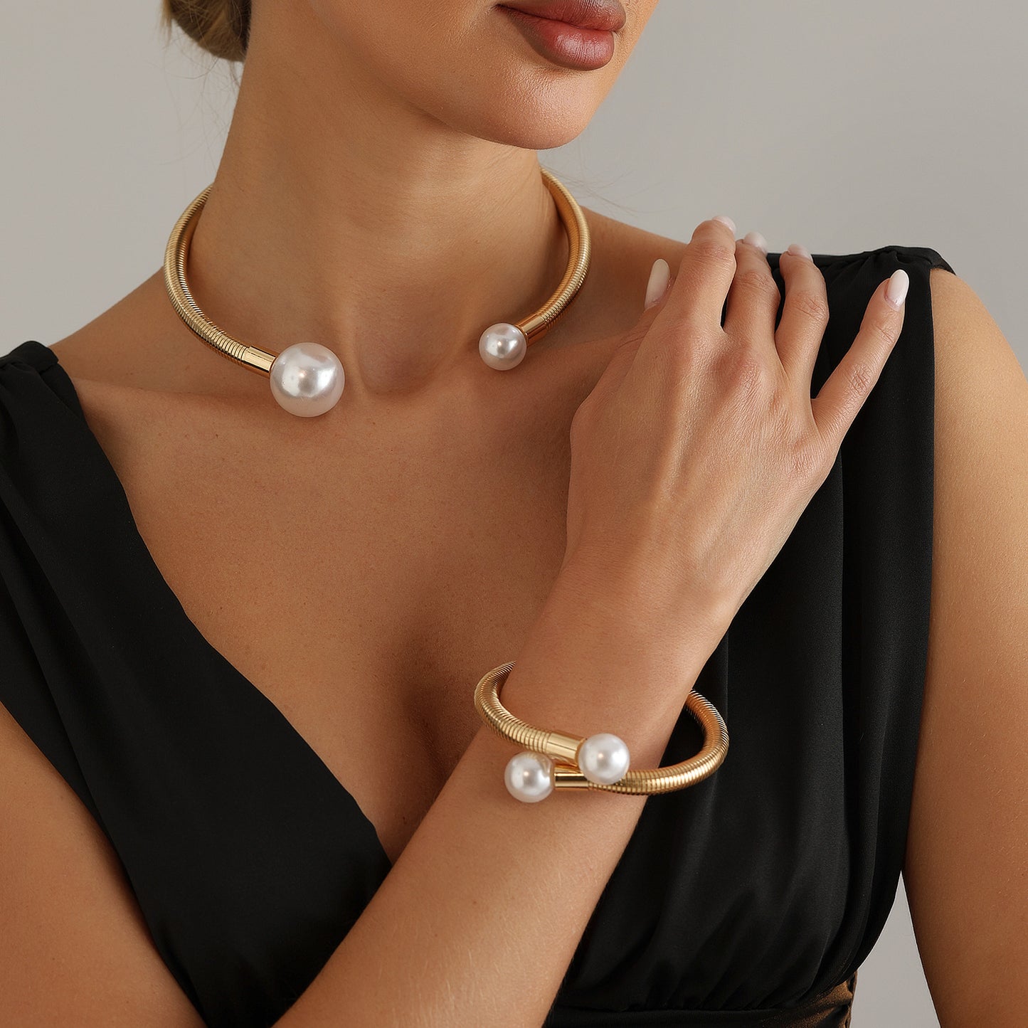 Snake Bones Chain Pearl Exaggerated Double Bead Design High Collar