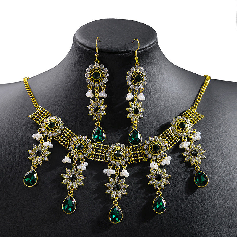 Women's Suite Retro Court French Pearl Water Jewelry Set