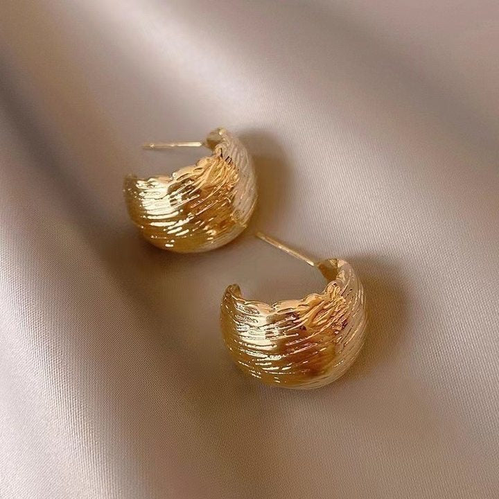 Women's Retro Affordable Luxury Gold High-grade Pearl Earrings