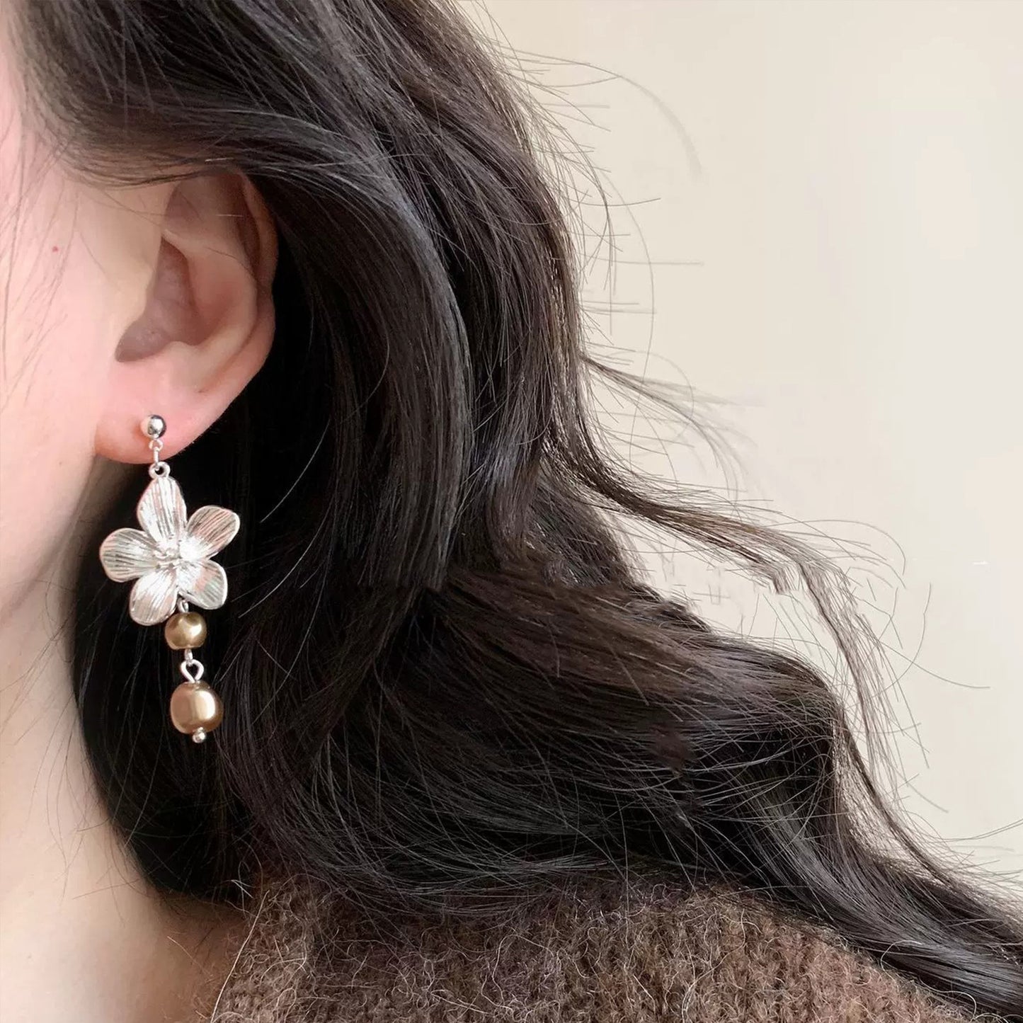 French Retro Flower Pearl Tassel High-grade Elegant Fashion Stud Earrings