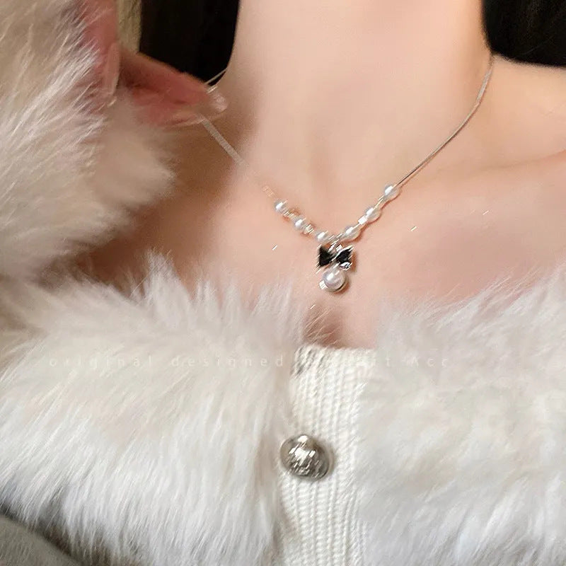 Women's Love French Style Bow Pearl High-grade Light Necklace