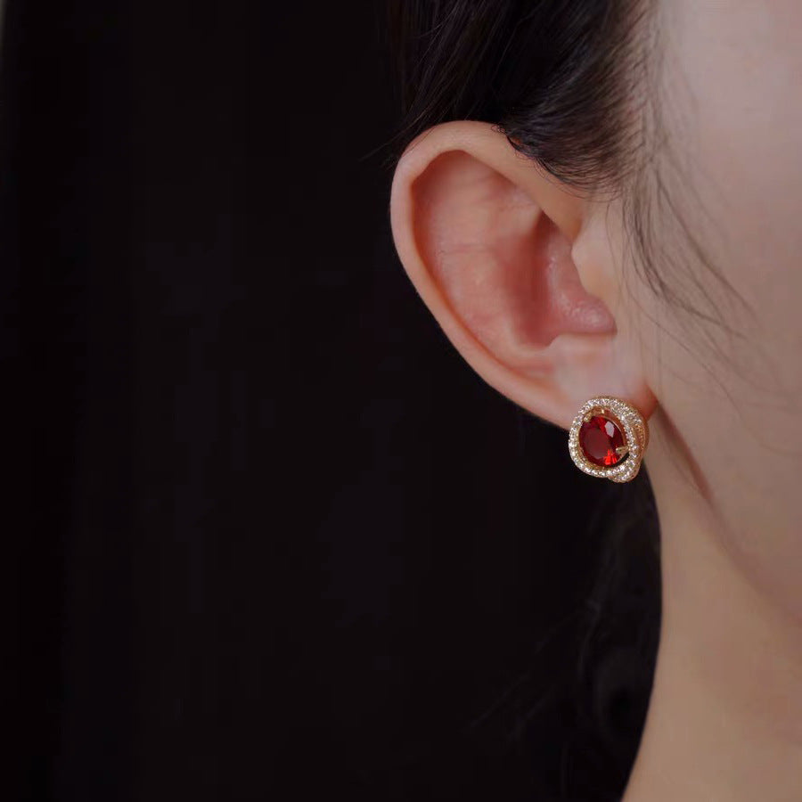 Shining Banquet High Sense Show White Wine Earrings