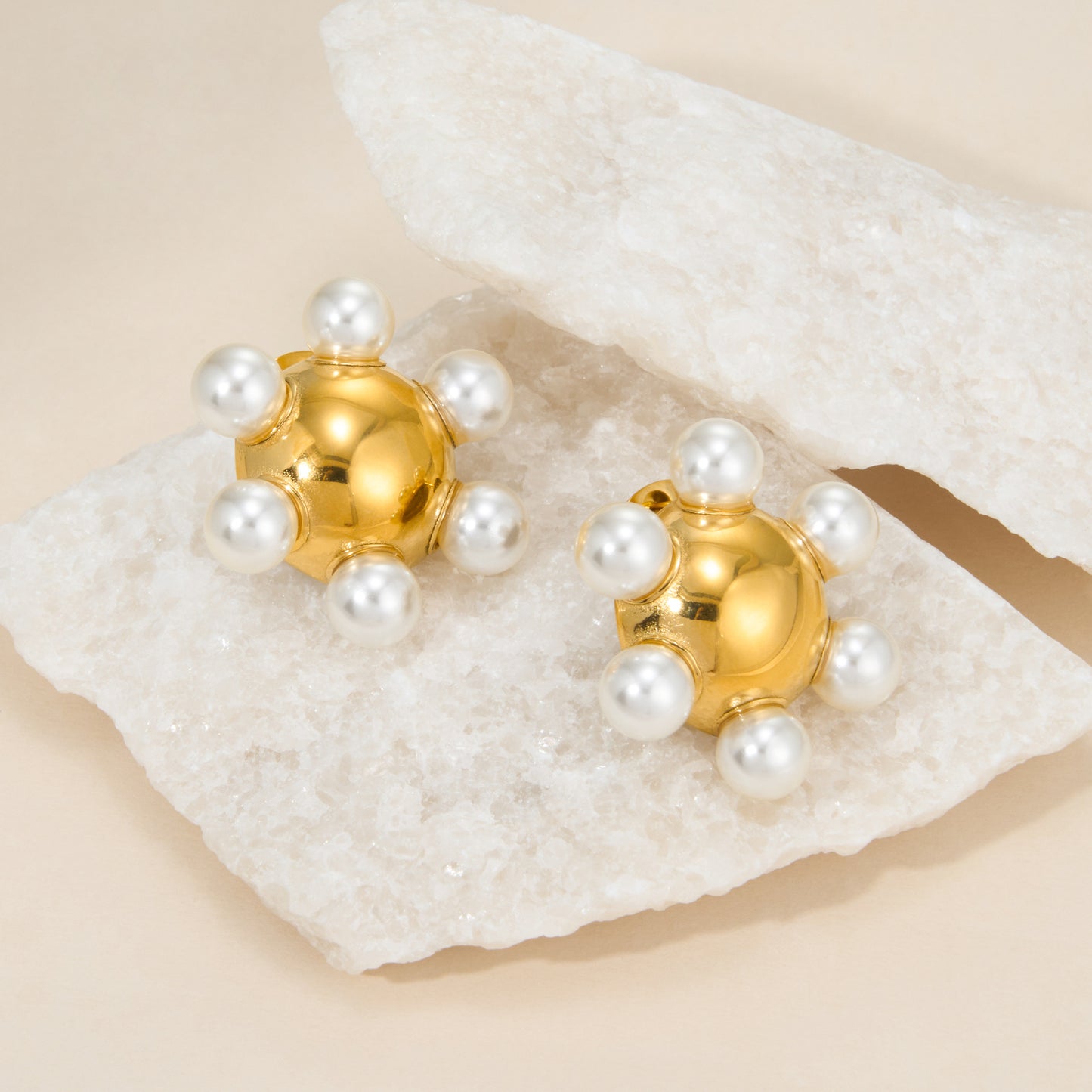 Stainless Steel Gold-plated Niche High-grade Ball Unique Personality Affordable Luxury Rings