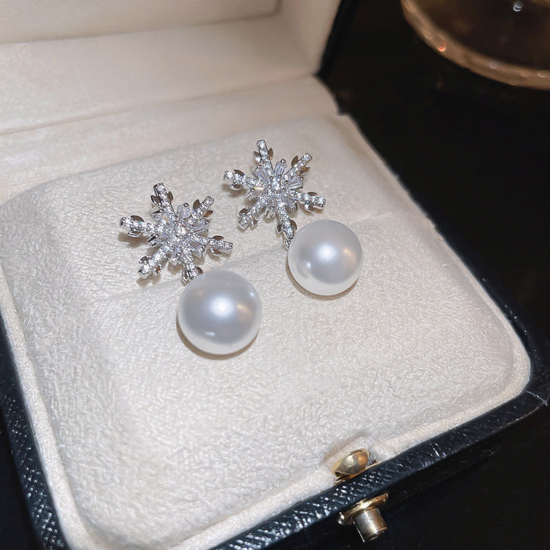 Fashion High-grade Zircon Pearl French Minority Retro Earrings