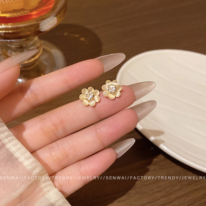 Women's Stone Ear Graceful Geometric Love High-grade Earrings