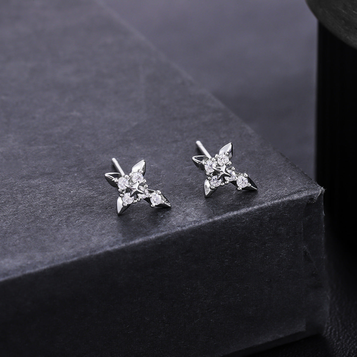 Women's & Men's Ear Special Interest Light Luxury Cold Style Graceful Fashion High Stud Earrings