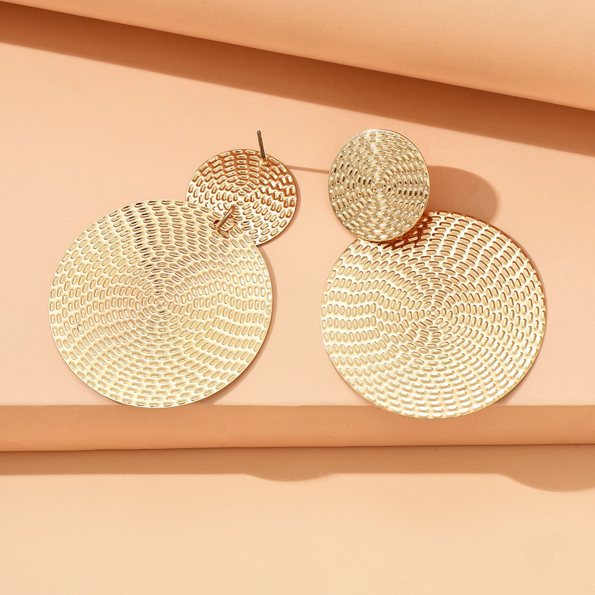 Women's Personality Metal Geometry Retro Aloofness Style Earrings