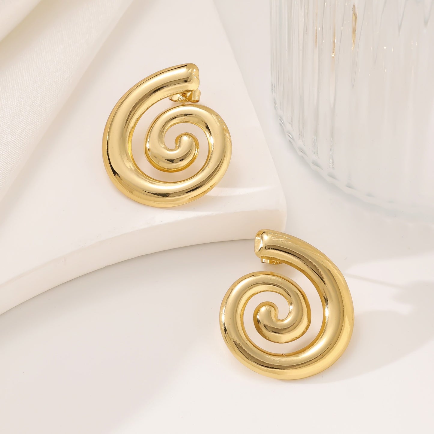 One Large Small Overlapping Stainless Steel Eardrops Gold Rings