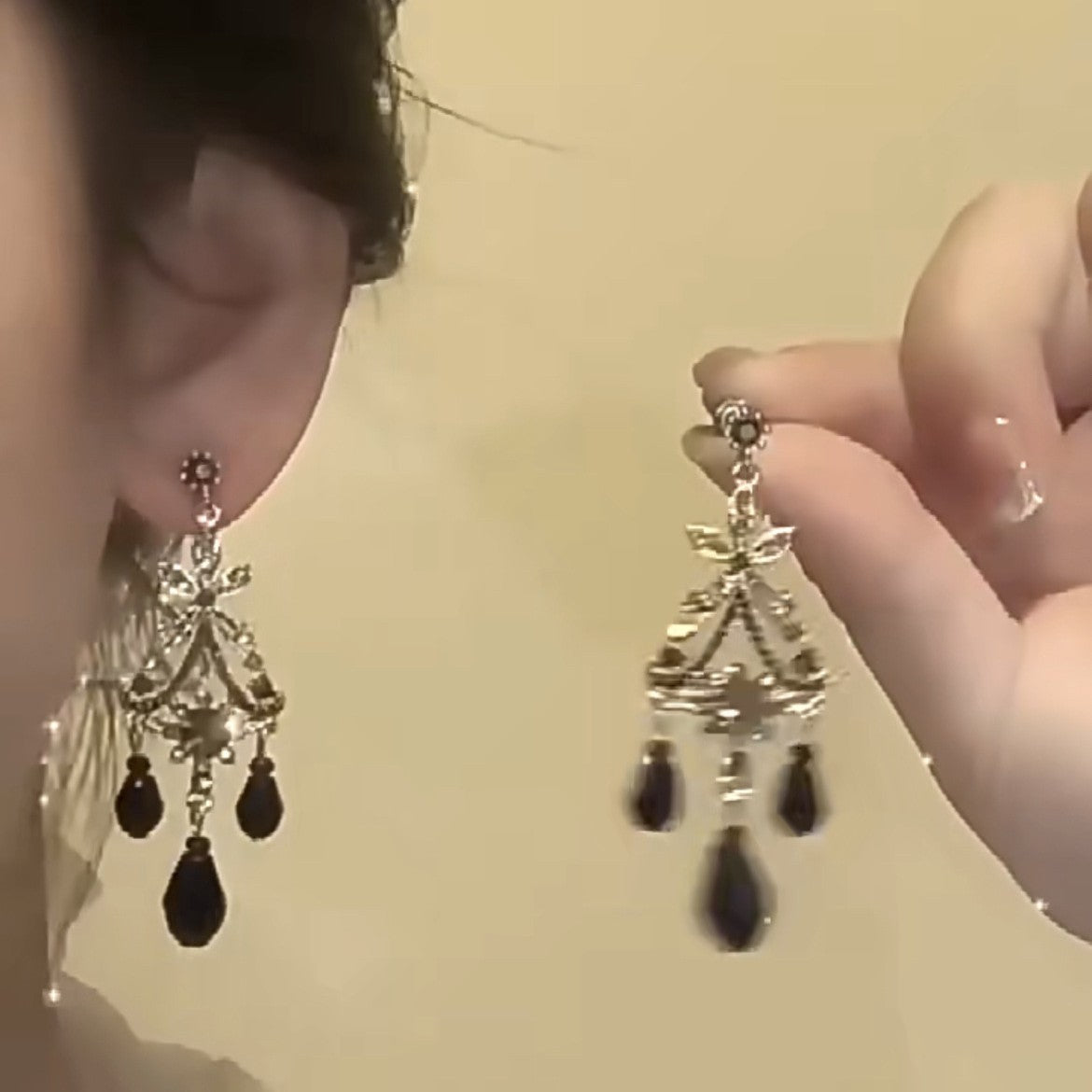 Women's Style Banquet Luxury Geometric Water Drop Light High-grade Party Earrings