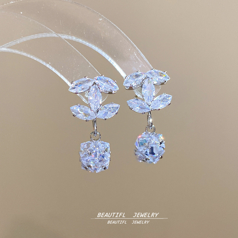 Women's Style Super Flash Zircon Alphabet Letter Light Luxury High-grade Elegant Earrings