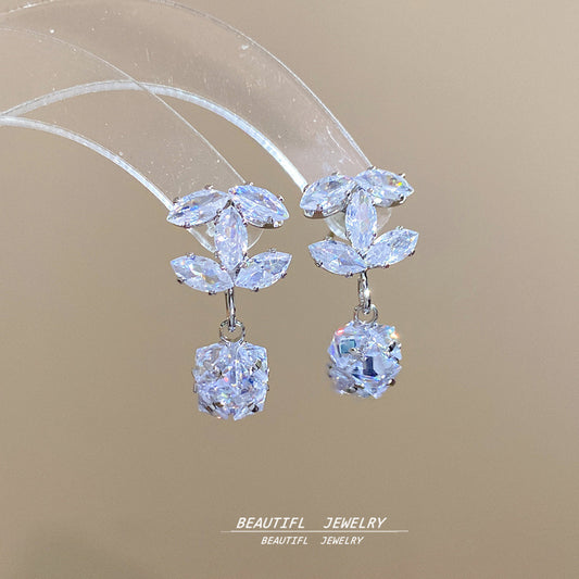 Women's Style Super Flash Zircon Alphabet Letter Light Luxury High-grade Elegant Earrings