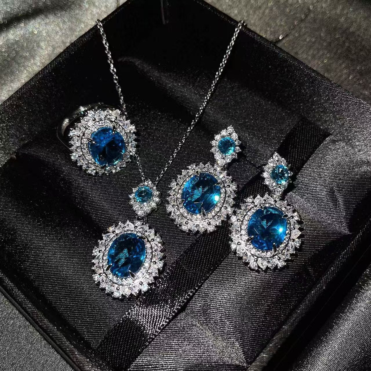 Women's With Full Diamond Inlaid Navy Blue Gem Colored Gems Jewelry Set