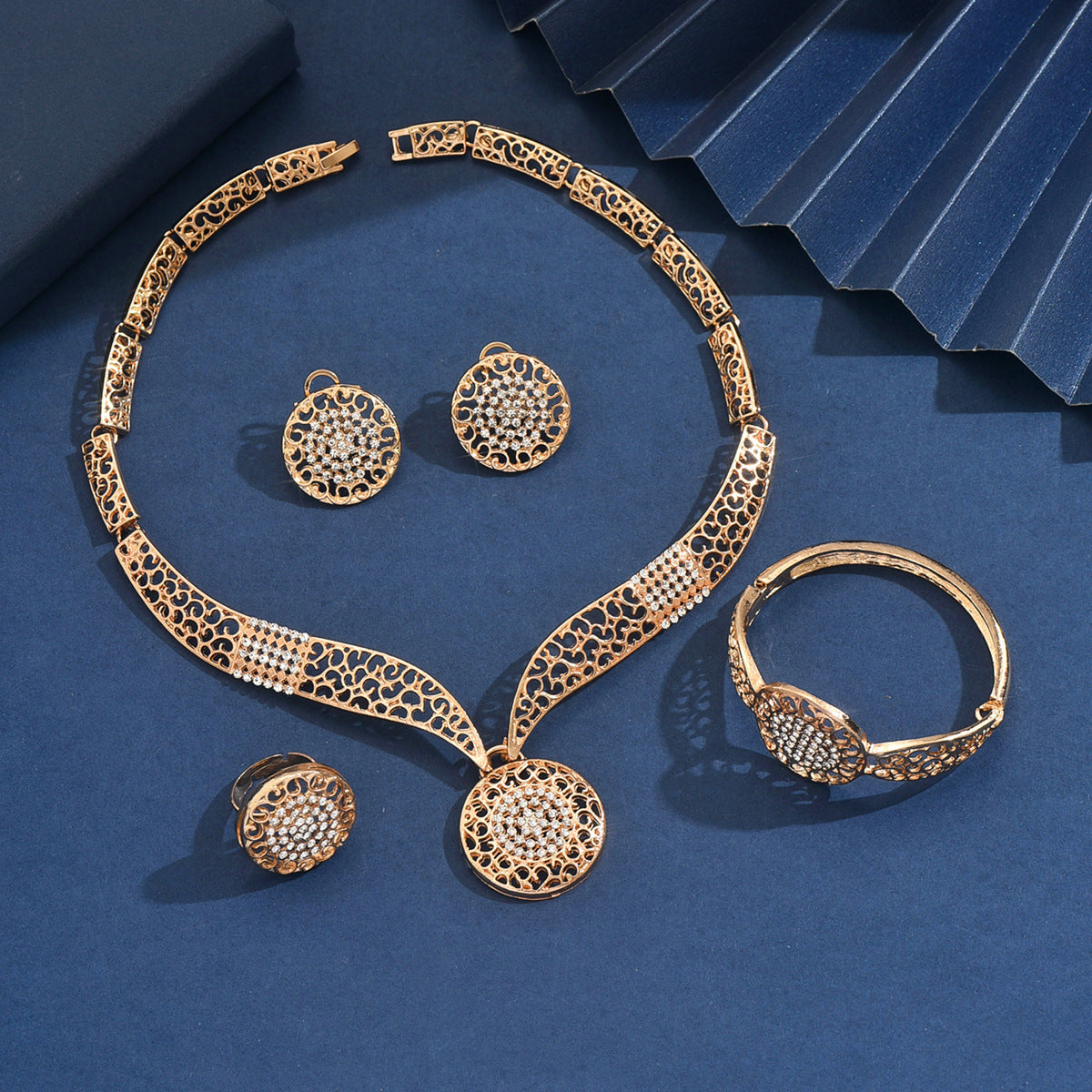 Gold Alloy Hollow Wedding Banquet High Jewelry Set