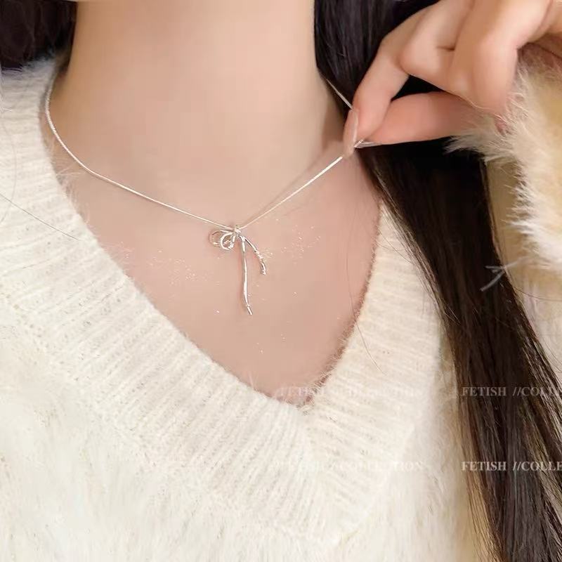 Sier Safety Lock Chinese Style White Necklace