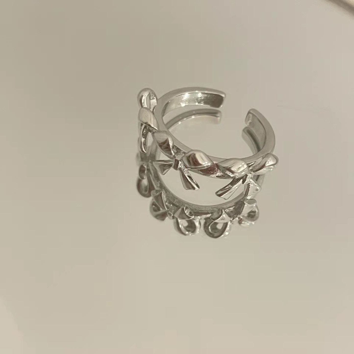 Cool Style Three-dimensional Bow Niche Design Simple Rings