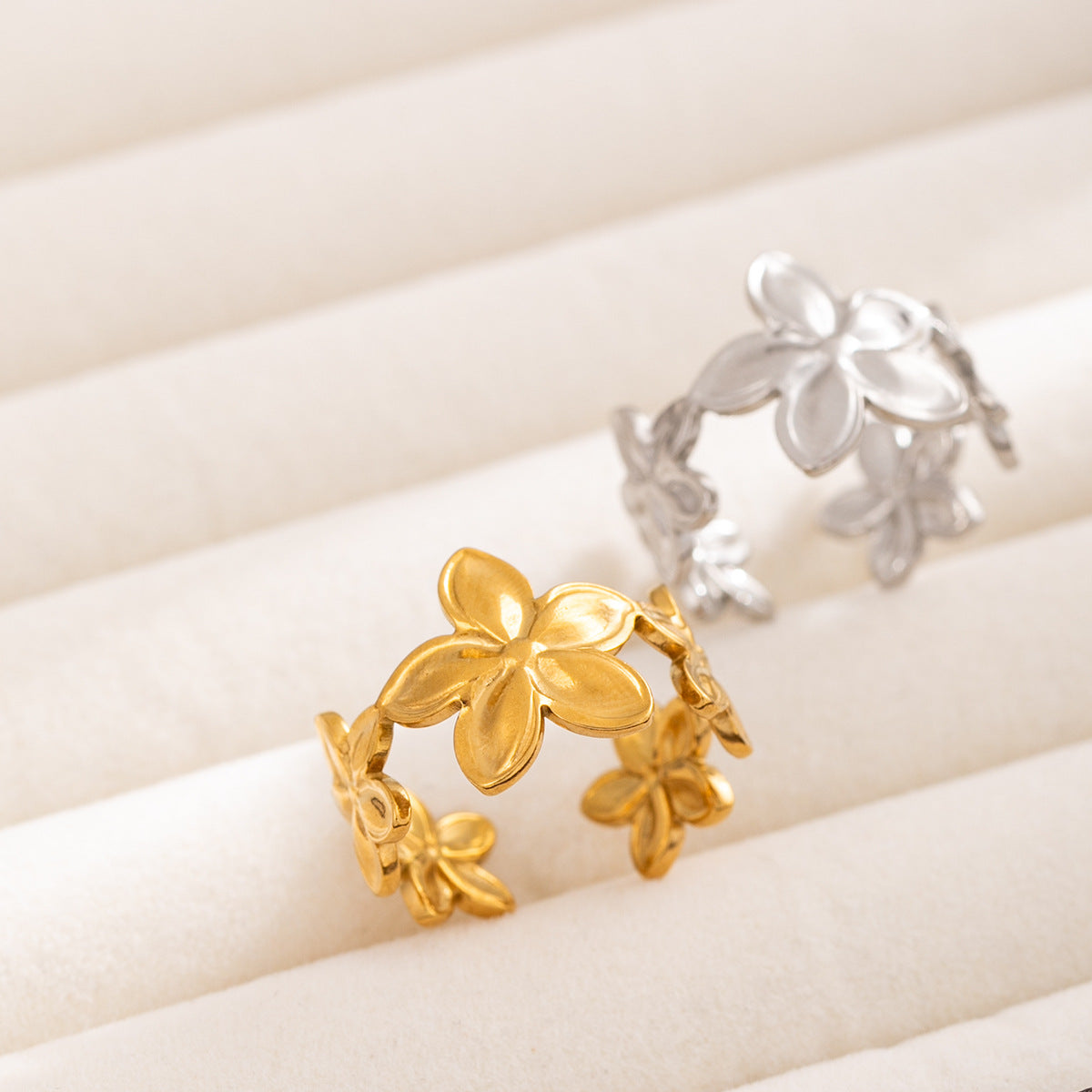 Steel Open Camellia Titanium No Fading Female Oil Bracelets