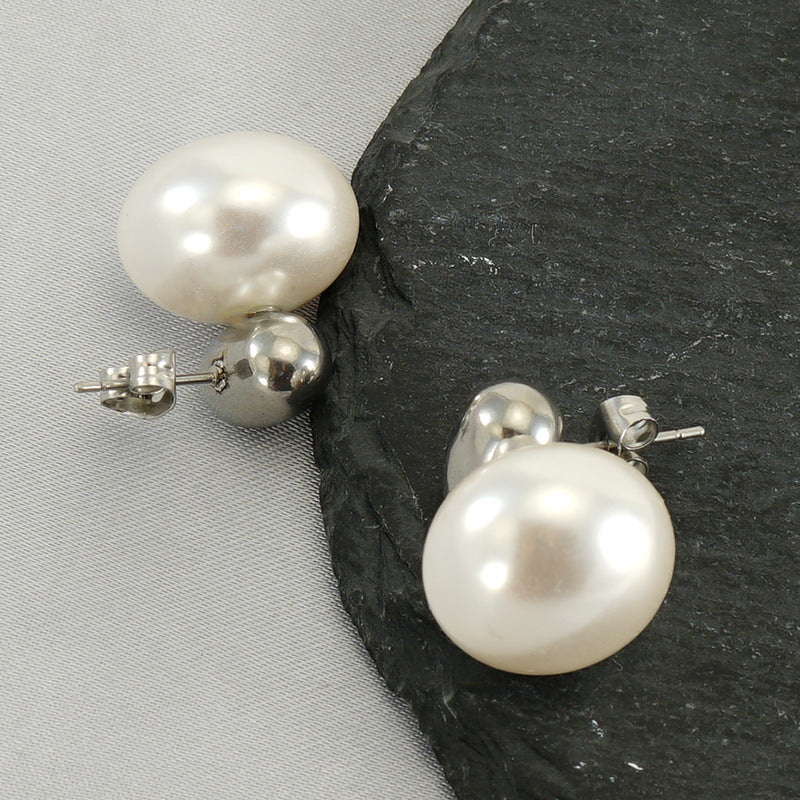 Women's Fashion Stainless Steel Pearl Retro Light Stud Earrings