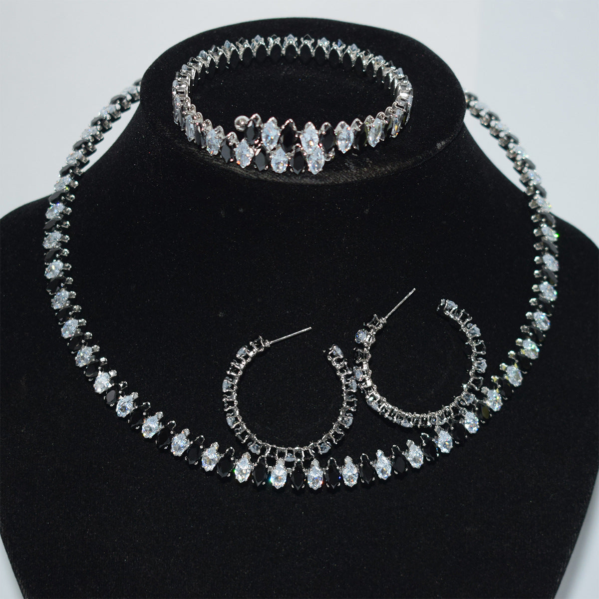 Women's Full Zircon Collar Hand Ear Three-piece Oval Jewelry Set
