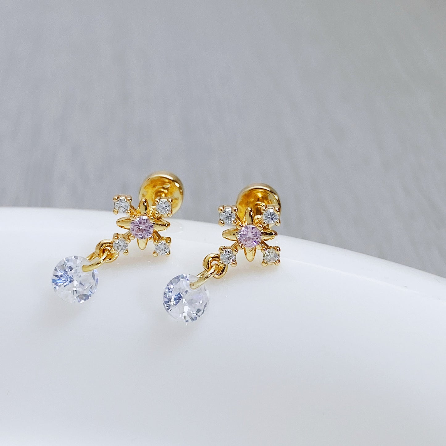 Women's Luxury Zircon Simple Geometric Titanium Steel Screw Ear Earrings